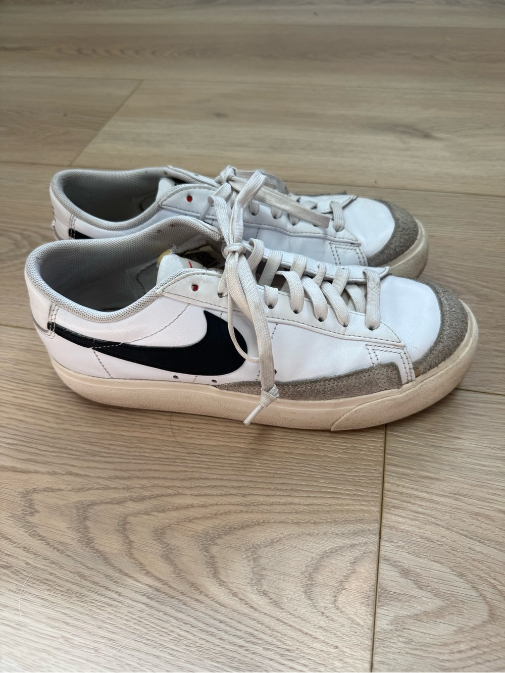 Nike Blazer Low '77 Vintage ‘White Black' woman’s size 8.5
